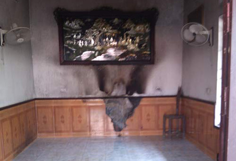 Một phụ nữ bị thiêu sống tại nhà?