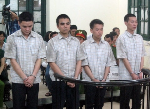 Tử hình kẻ tạo mìn đi cướp tiệm vàng