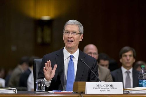 Những câu hỏi ngô nghê trong phiên chất vấn CEO Apple