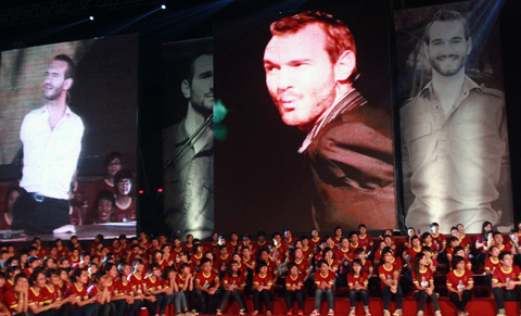 Nick Vujicic nói, ai nghe, ai làm?