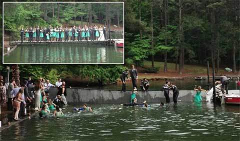 Mải chụp ảnh, cô dâu chú rể rơi xuống hồ