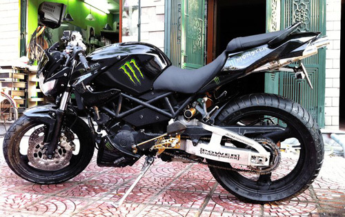 Dàn xe máy độ hầm hố của Cường Seven