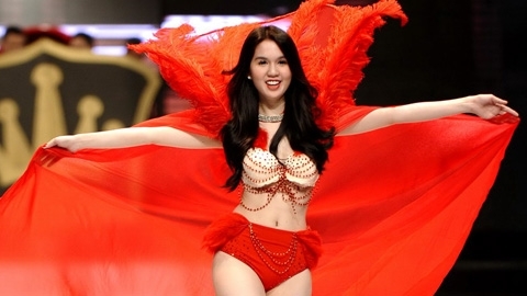 Phạt như đùa, kỷ luật kiểu giơ cao đánh khẽ