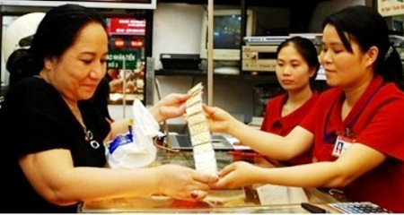 Giảm chênh lệch giá vàng: Còn chờ lâu