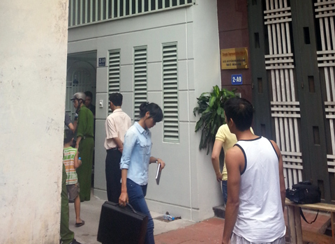 Kẻ giết chủ nhà rồi tự sát là người quen