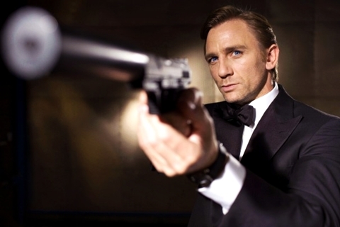 Vì sao James Bond sống thọ hơn hài nhảm?