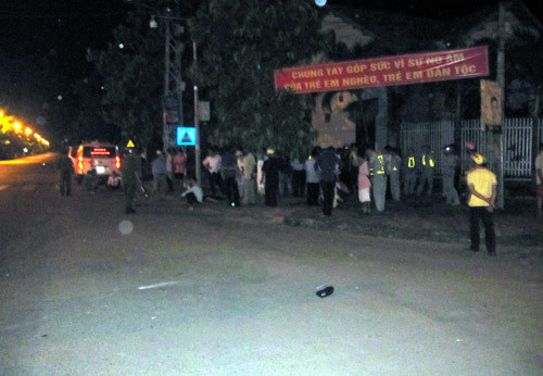 Va chạm ô tô, 3 thanh niên đi 1 xe máy chết thảm