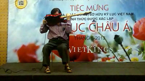 Tuyệt đỉnh nghệ sĩ Việt solo guitar bằng... răng