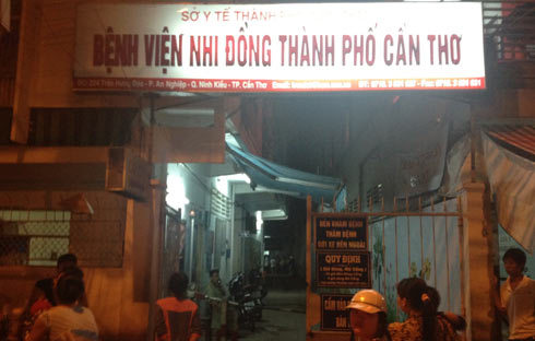 Vụ bệnh nhi chết bất thường: Bác sĩ chỉ bị hạ bậc thi đua