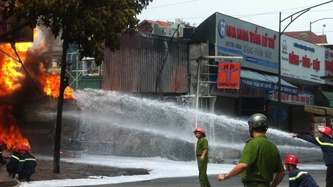 Toàn cảnh vụ cháy cây xăng ở Hà Nội