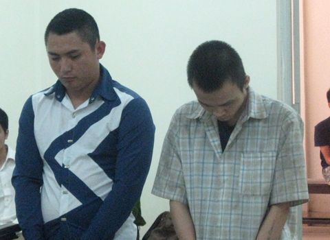 Nữ sinh một mình chống lại 3 'yêu râu xanh'