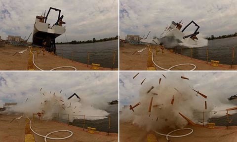 Clip sốc về tàu vừa hạ thủy đã đổ kềnh