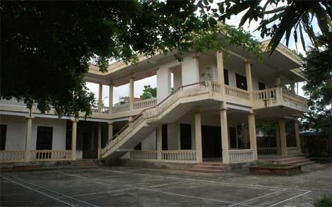 Nghi vấn 2 giáo viên giải đề trong giờ thi Toán