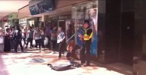 Cảnh sát vừa đàn vừa hát nổi như cồn trên mạng