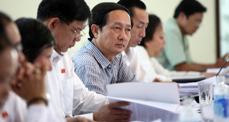 Sửa luật cho hết 'chạy' danh hiệu