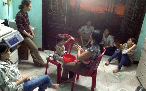 Đi lễ hội, hàng trăm du khách bị bỏ rơi trên đảo
