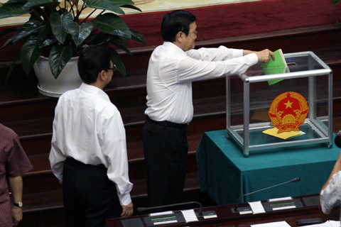 Quốc hội hoàn tất lấy phiếu tín nhiệm