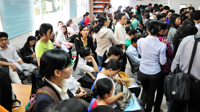 Giáo sư già hai tháng gian nan đi hoàn thuế