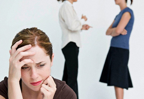 Chỉ biết than trời với “kiếp nạn” nhà chồng!