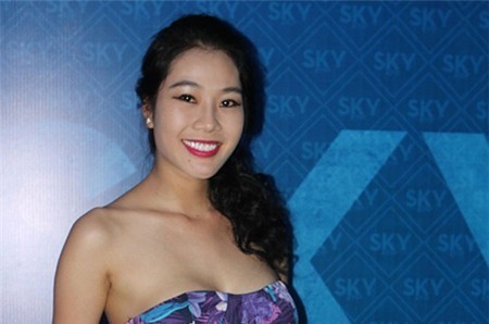 Người mẫu Hồng Hà trở lại showbiz sau scandal bán dâm nghìn đô