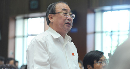 Định giá đất không được 'đá bóng kiêm thổi còi'
