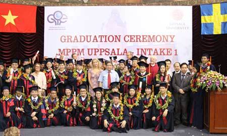 Đào tạo thế hệ công chức Việt không chờ “lịch”