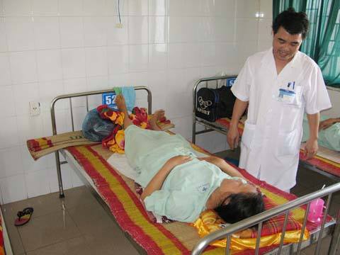 Nạo hút thai, một phụ nữ bị thủng tử cung