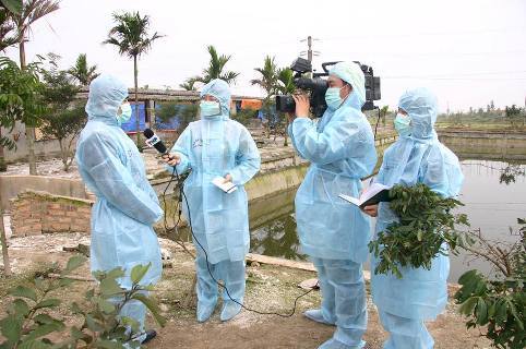 Thông tin gian dối, quyết sách sẽ bại