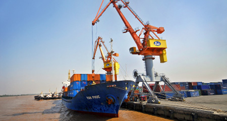 Thừa cảng biển nhỏ, dốc tiền xây cảng to