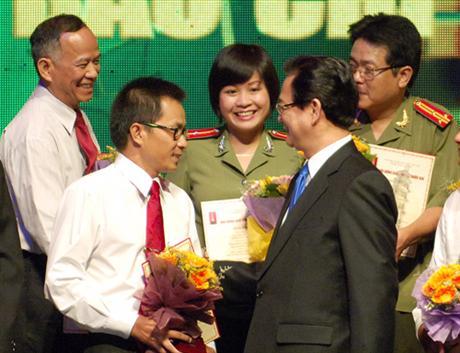 Thủ tướng trao giải A Báo chí Quốc gia