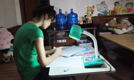 Chuyện cảm động của nữ sinh đi thi ĐH từ chùa