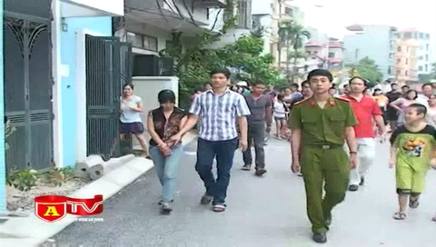 Cô gái “người nhện” trèo mái nhà trộm cắp