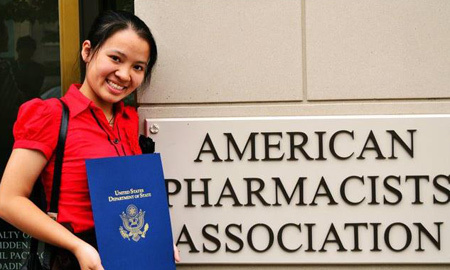 Cú liều lĩnh đưa cô thủ khoa tới  Mỹ