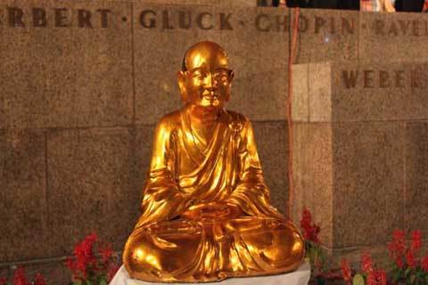 Nghệ sĩ Mỹ phổ nhạc thơ Trần Nhân Tông