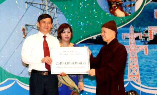 Phật giáo Quảng Ninh ủng hộ 2,4 tỷ đồng cho đảo Cô Tô