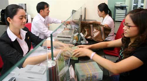 Giới đầu tư cẩn trọng, ‘ôm khư khư’ túi tiền