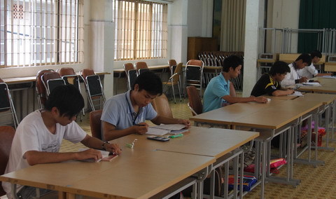 Nhà thờ tiếp sức mùa thi