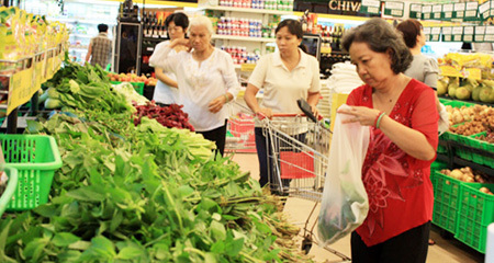 Vừa tăng lương, giá cả đòi tăng theo