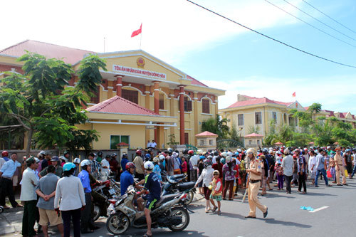 Thời sự trong ngày: Hương Tràm bị cướp