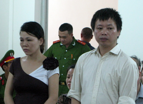 Tàu đâm ô tô, nhân viên gác chắn nhận án