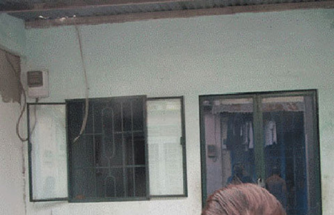 TP.HCM: Nữ sinh bị cắt cổ trong nhà trọ