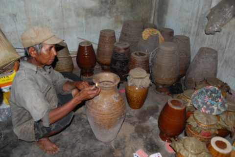 Những cuộc “viếng thăm” tàn nhẫn của đám “mộ tặc”