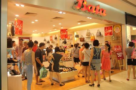 Tưng bừng mua sắm “crazy sale” ở Vincom Center Bà Triệu