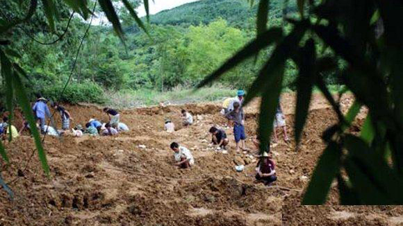 Hòa Bình: Xã hội đen nổ súng cướp vàng