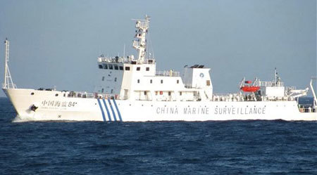 Tàu Trung Quốc đeo bám bãi cạn Scarborough