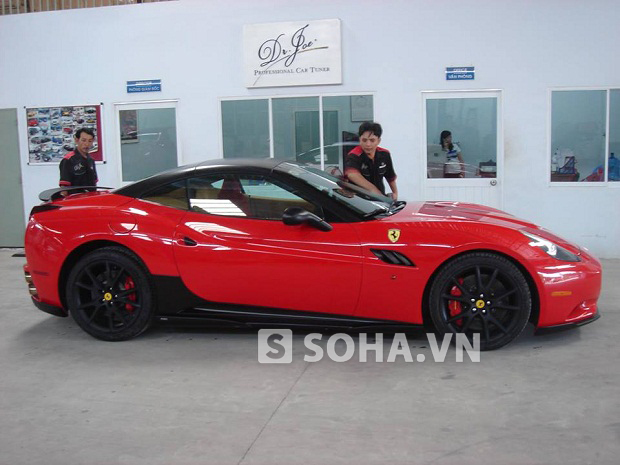 Bố lãi 14 tỷ, chồng siêu mẫu Ngọc Thạch tậu xe 12 tỷ