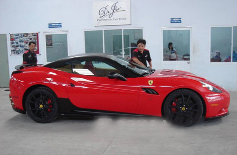 Chồng siêu mẫu Ngọc Thạch khoe siêu xe 12 tỷ