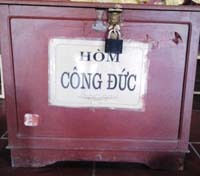 Trói bảo vệ chùa, lấy tiền trong hòm công đức