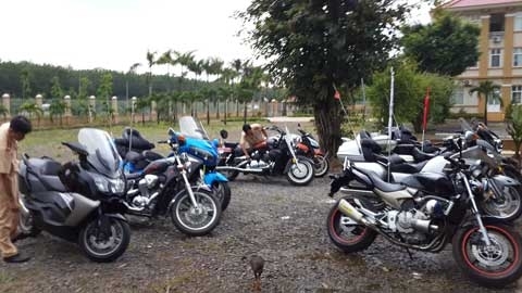 Trưởng đoàn mô tô 