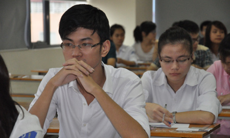 Những 'cái chết'  tức tưởi trong phòng thi đại học